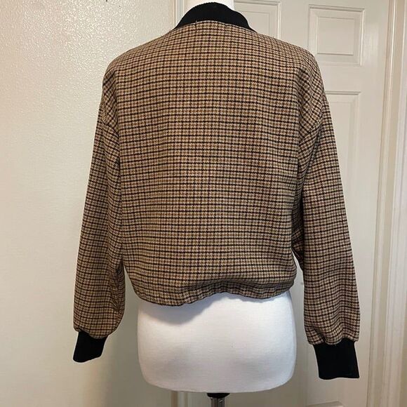 Bershka Long Sleeve Sweater Size Small – Stylish and Comfortable - Picture 3 of 4